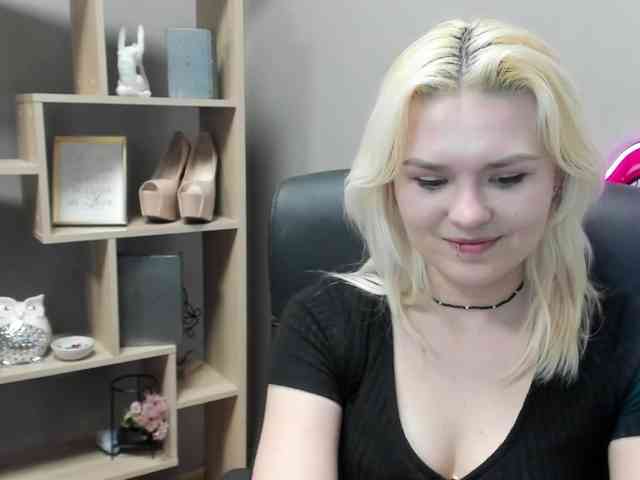 SweetLilyxo webcam
