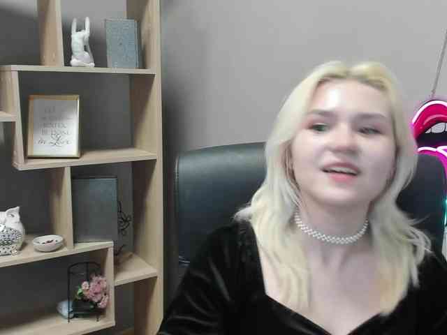 SweetLilyxo webcam