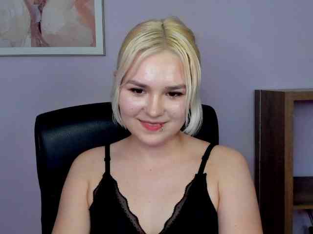 SweetLilyxo webcam
