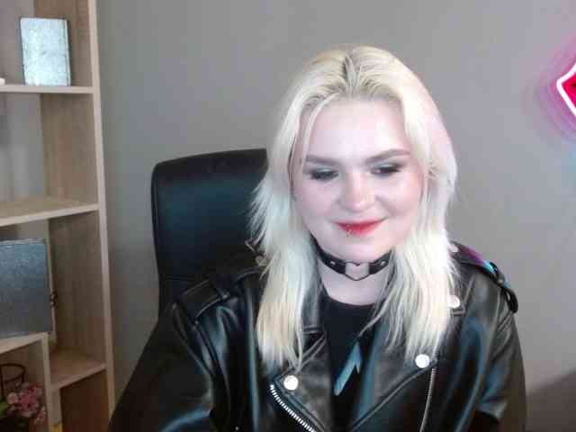 SweetLilyxo webcam