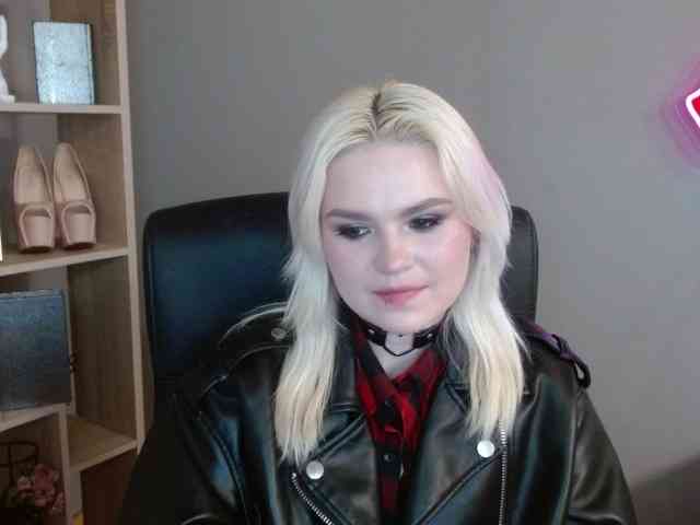 SweetLilyxo webcam