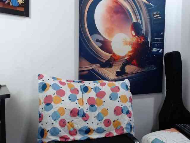 Crissteban1 Live Webcam on BongaCams