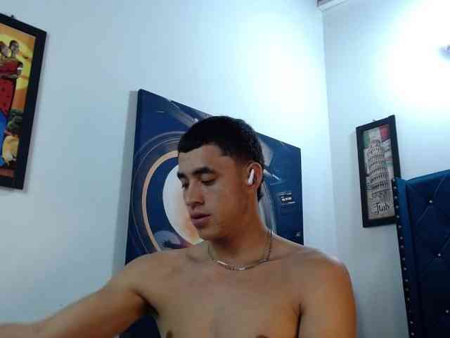 Crissteban1 Live Webcam on BongaCams