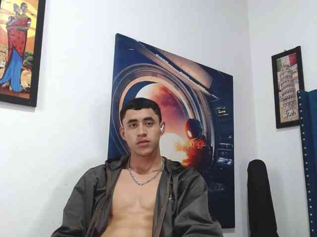 Crissteban1 Live Webcam on BongaCams