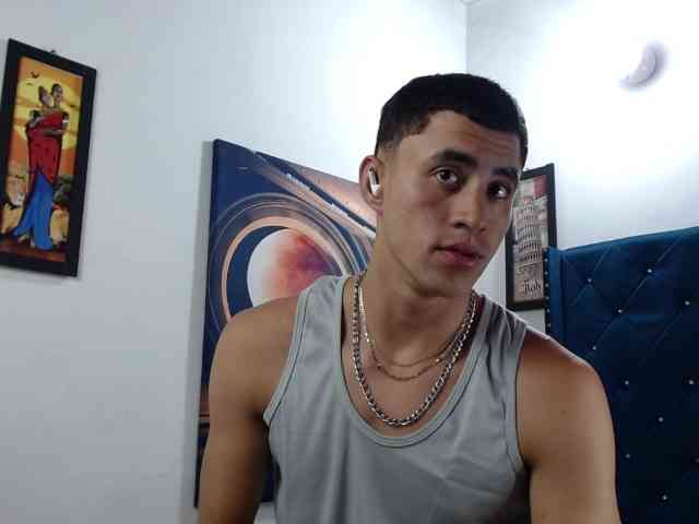 Crissteban1 Live Webcam on BongaCams