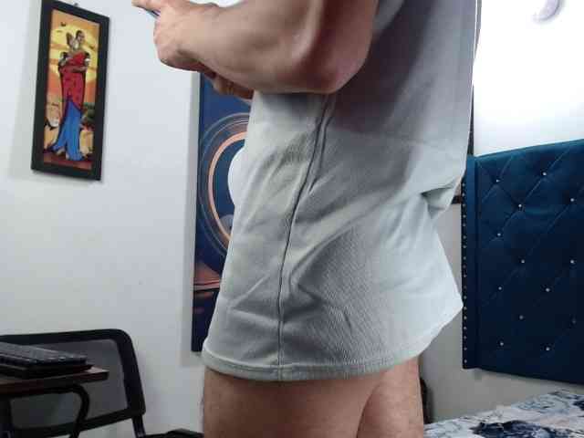 Crissteban1 Live Webcam on BongaCams