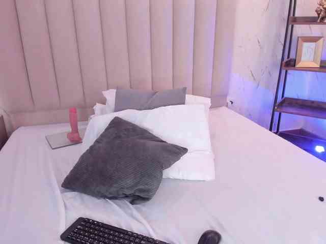 ViolettaRouse webcam