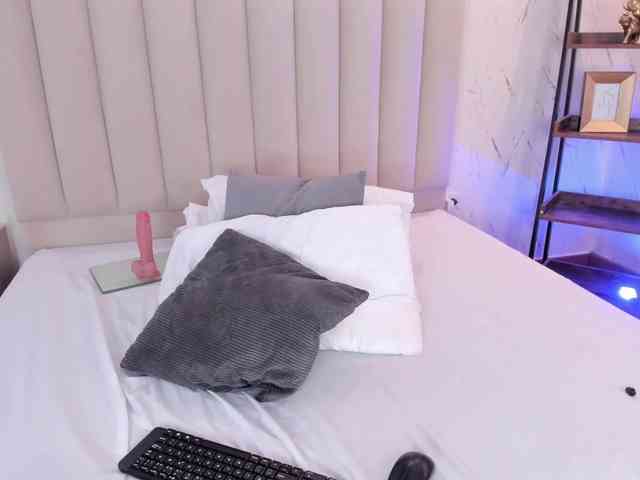 ViolettaRouse webcam