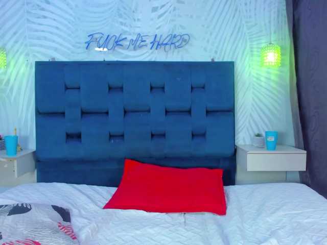 YoungsWild's BongaCams show and profile