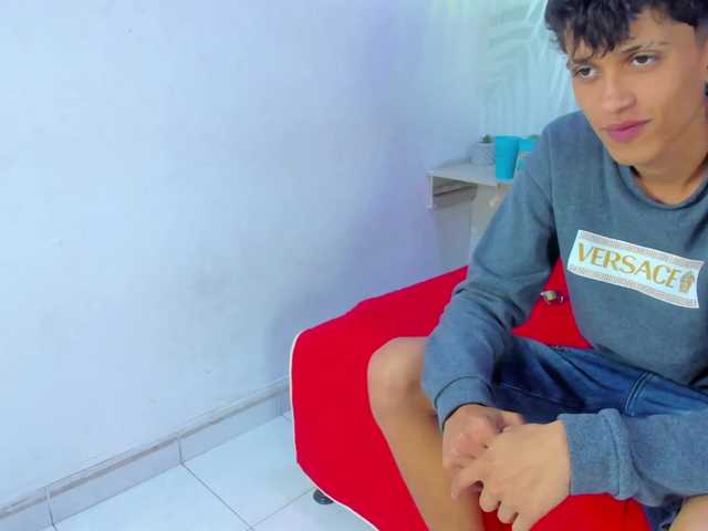 YoungsWild's BongaCams show and profile