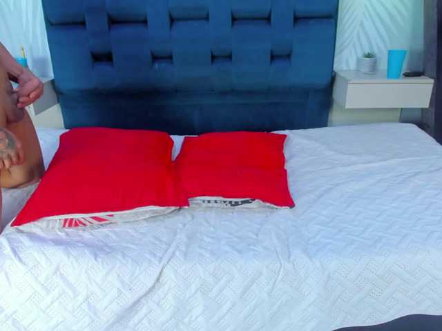 YoungsWild's BongaCams show and profile