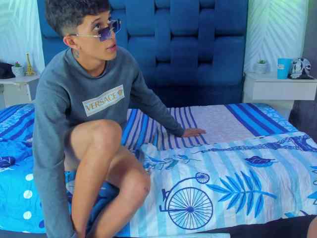 YoungsWild Live Webcam on BongaCams