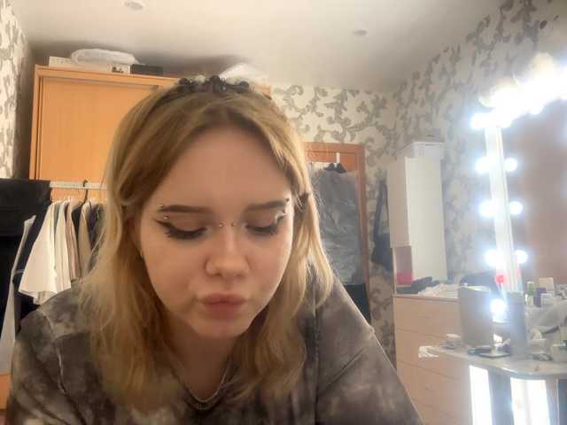 LaelVeller's BongaCams show and profile