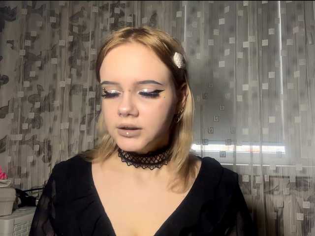 LaelVeller video chat preview