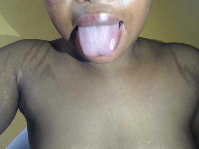 Sexylip's BongaCams show and profile