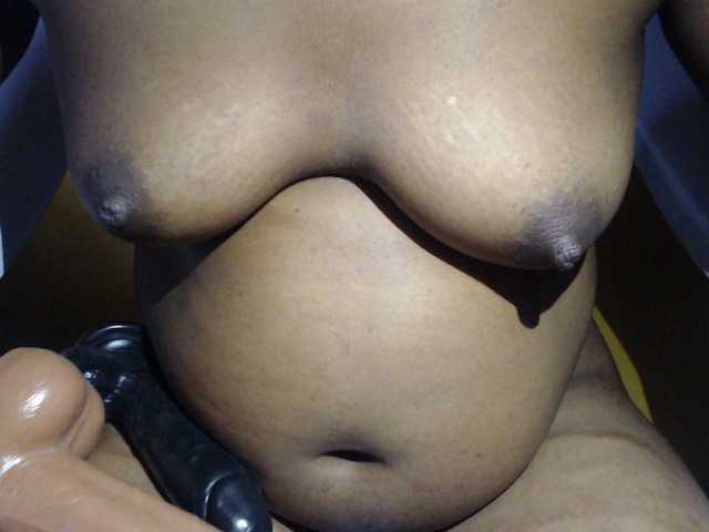 Sexylip's BongaCams show and profile