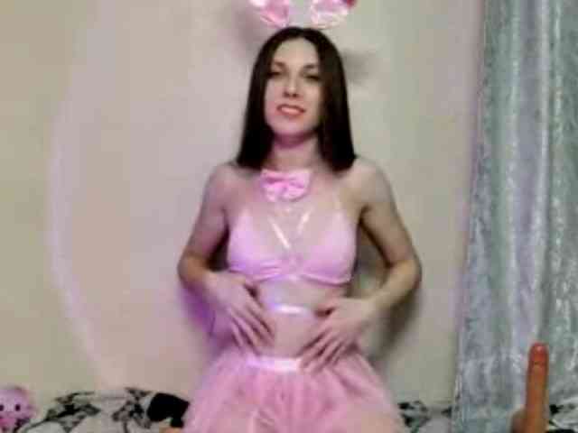 MagaliOttaway webcam