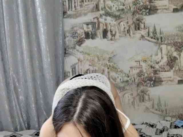 MagaliOttaway webcam