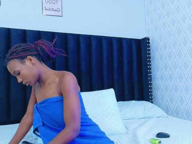 tightlittleebony's BongaCams show and profile