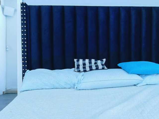 tightlittleebony's BongaCams show and profile