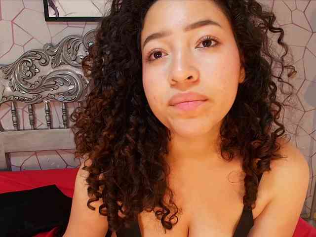 meganrousx Live Webcam on BongaCams