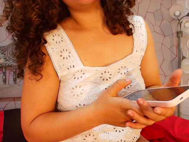 meganrousx Live Webcam on BongaCams