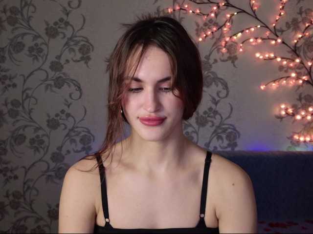 Felicia-Lav's BongaCams show and profile