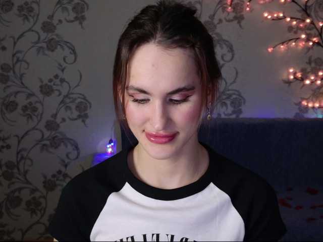 Felicia-Lav's BongaCams show and profile