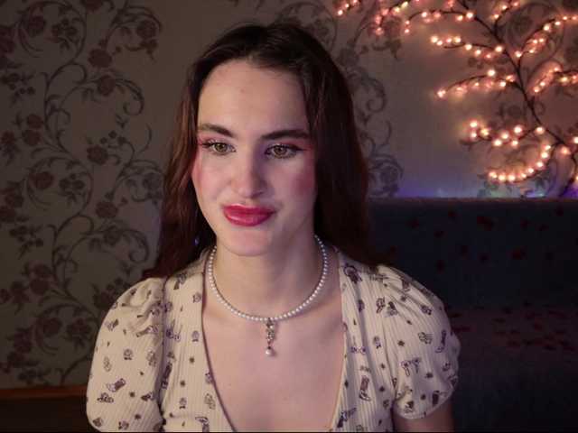 Felicia-Lav's BongaCams show and profile