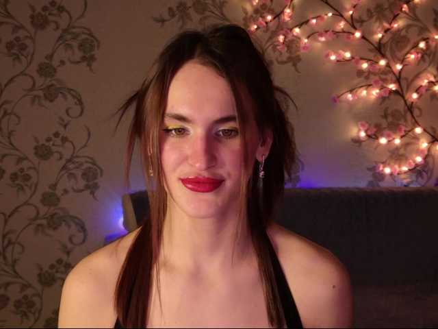 Felicia-Lav's BongaCams show and profile