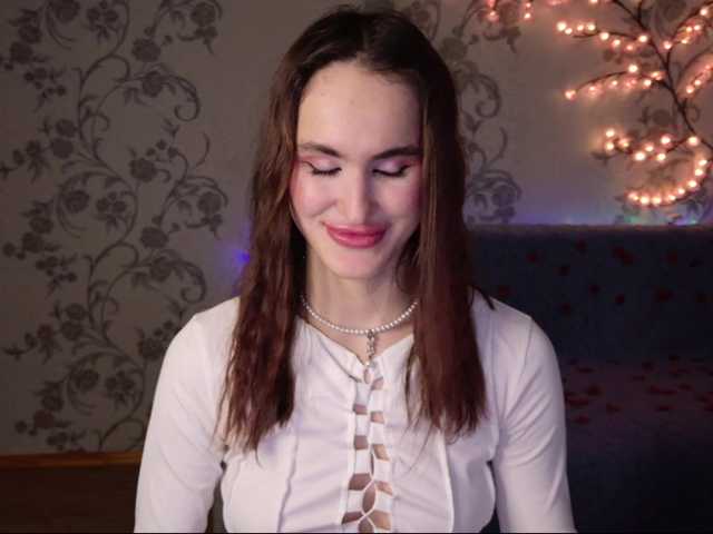 Felicia-Lav's BongaCams show and profile