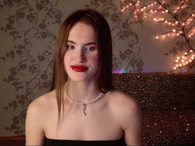 Felicia-Lav's BongaCams show and profile