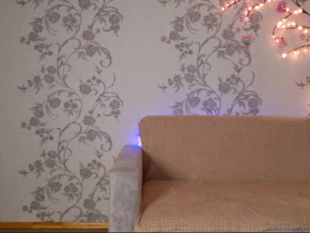 Felicia-Lav's BongaCams show and profile