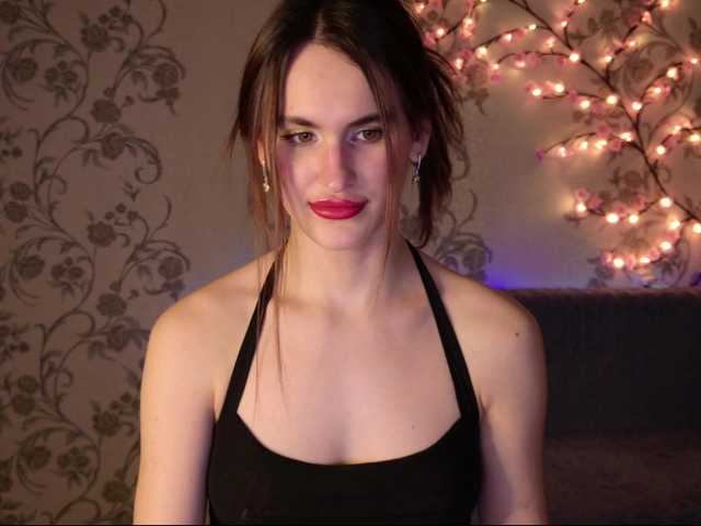 Felicia-Lav's BongaCams show and profile