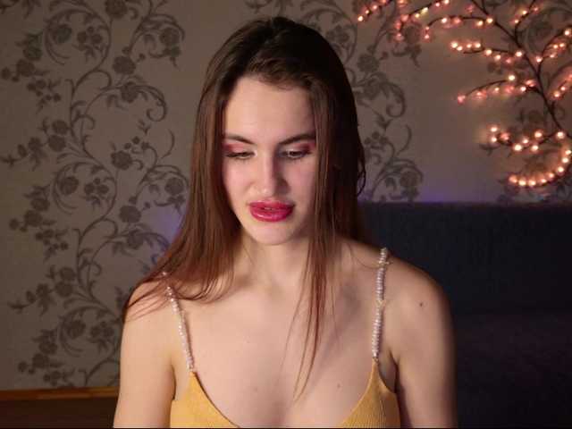 Felicia-Lav's BongaCams show and profile