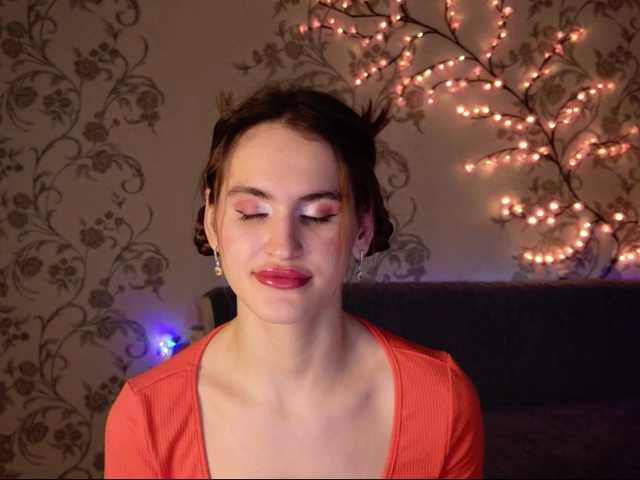 Felicia-Lav's BongaCams show and profile