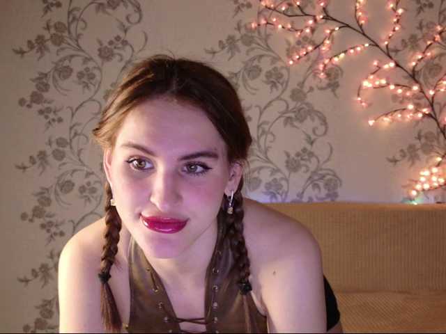 Felicia-Lav's BongaCams show and profile