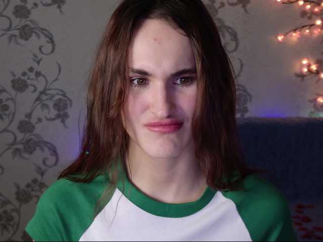 Felicia-Lav's BongaCams show and profile