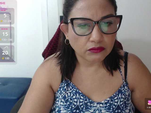 HotMilfSquirt's BongaCams show and profile