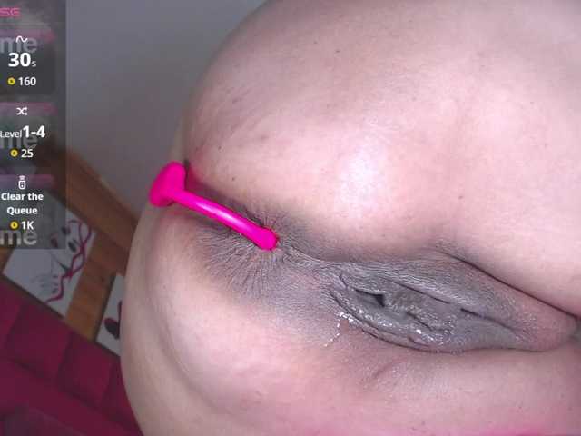 HotMilfSquirt's BongaCams show and profile