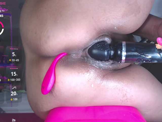 HotMilfSquirt's BongaCams show and profile