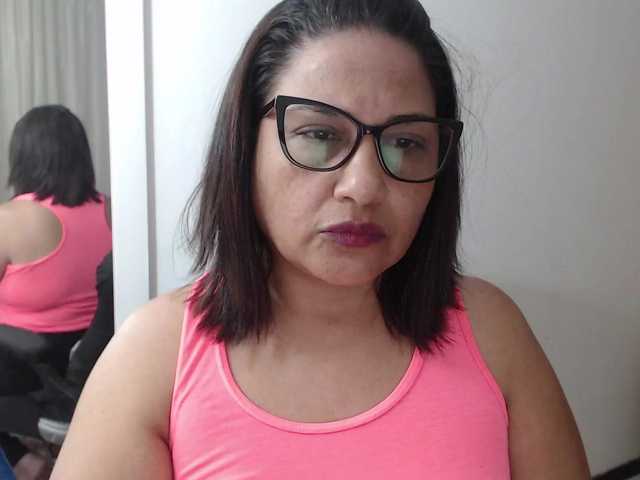 HotMilfSquirt's BongaCams show and profile