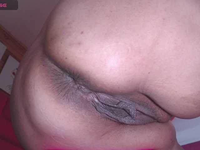 HotMilfSquirt's BongaCams show and profile