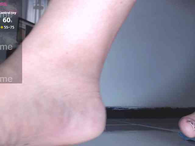 HotMilfSquirt webcam