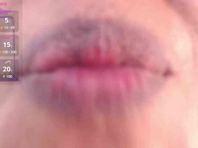 HotMilfSquirt webcam