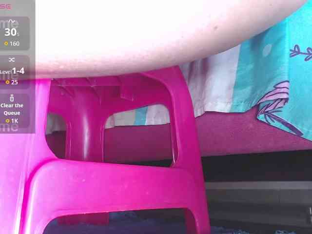 HotMilfSquirt webcam