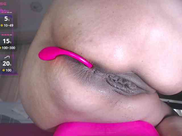 HotMilfSquirt webcam