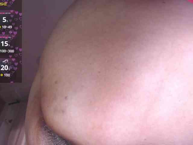 HotMilfSquirt webcam