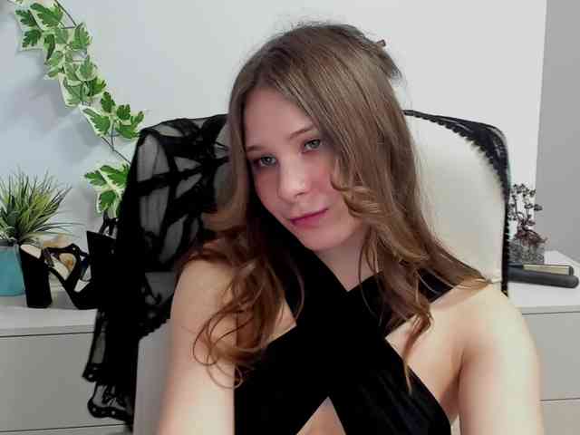 LanaSensitive webcam