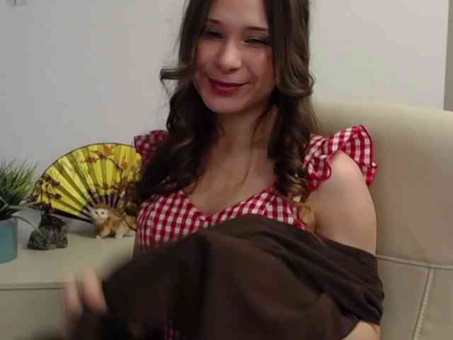 LanaSensitive webcam